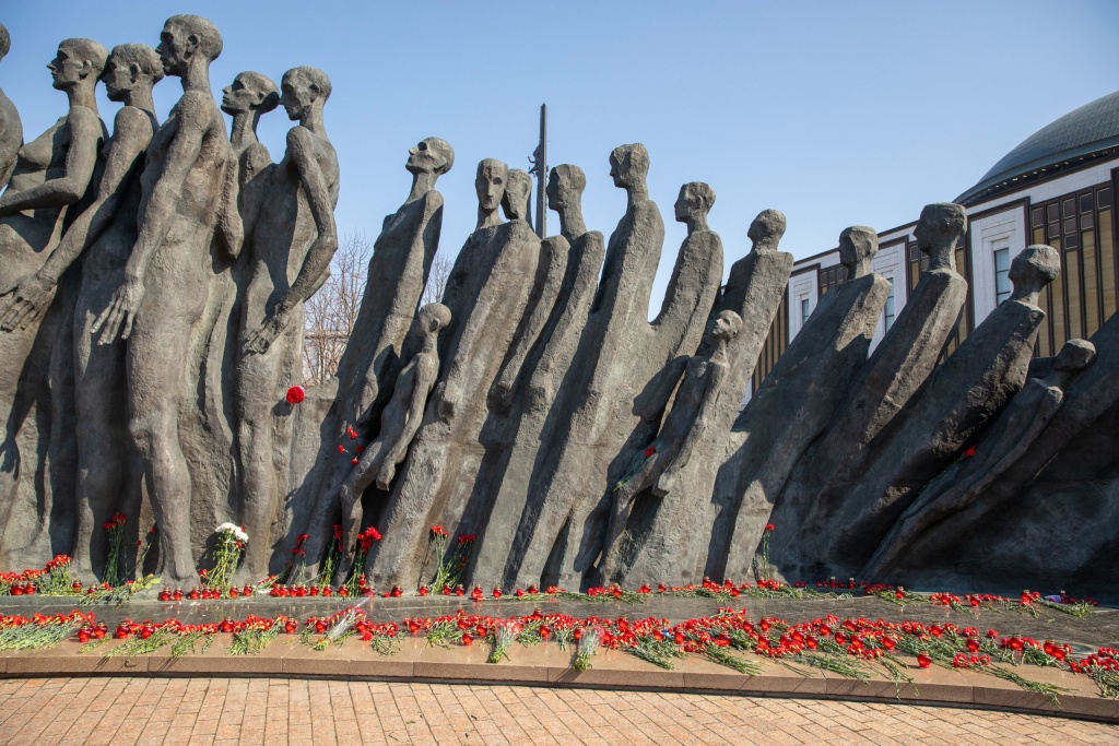 Мемориал узников концлагерей в Музее Победы в Москве .jpg