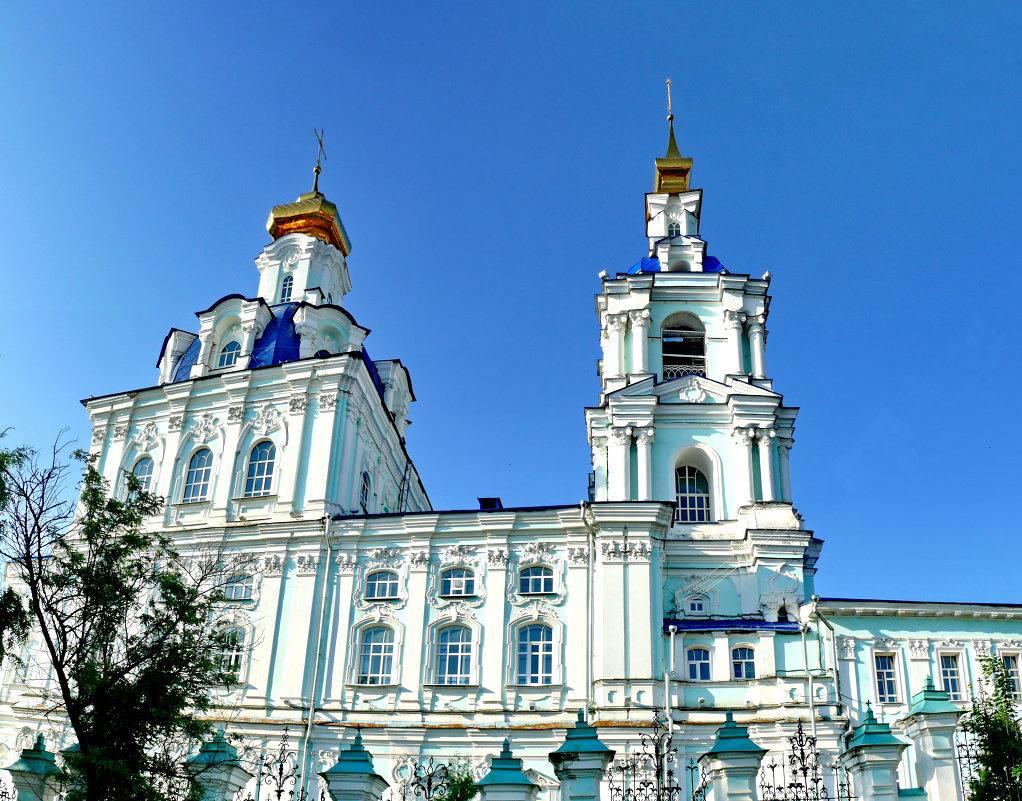 Сергиево-Казанский собор в центре Курска.jpeg