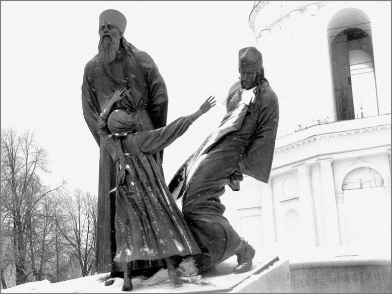 Памятник священникам и мирянам, пострадавшим за веру Православную, в городе Шуя Ивановской обл. .jpg