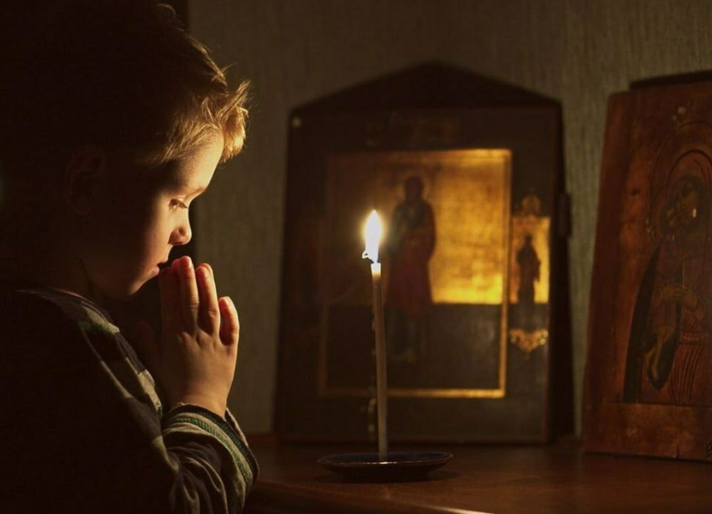 Ребенок молится.jpg